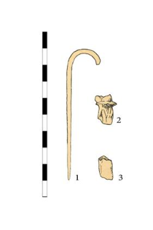 szpila, brązowa (1), dwa odłamki brązu (2, 3)