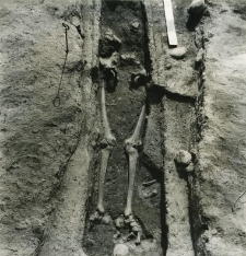 Grób 4-88, wkop grobowy, pochówek - szkielet z wadami wrodzonymi