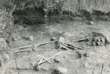 Grave 2-88, inhumation - skeleton, in the burial cut