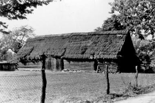 An old log barn, with quoins