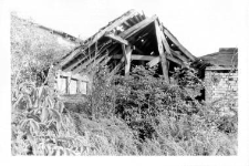 Fragment konstrukcji ściany oraz dachu w stodole