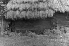 A polygonal barn