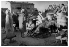 A sale of plaited products at the market in Płock