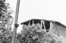 A barn with a roof structure on the so-called 