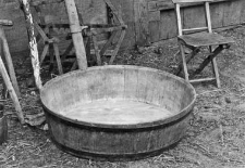 A stave washtub