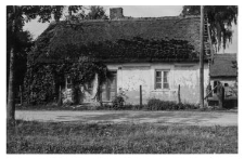 Residential building with walls covered with clay