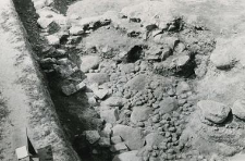 Fragment kamiennych fundamentów kościoła (kolegiaty)