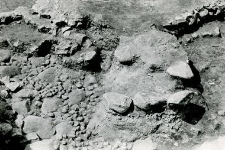 Stone structures in the trench in the collegiate church