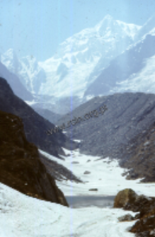 Way up to Badrinath, Himalayas (Iconographic document)