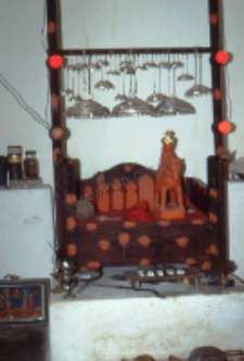 Domowa kapliczka hinduistyczna (Dokument ikonograficzny)